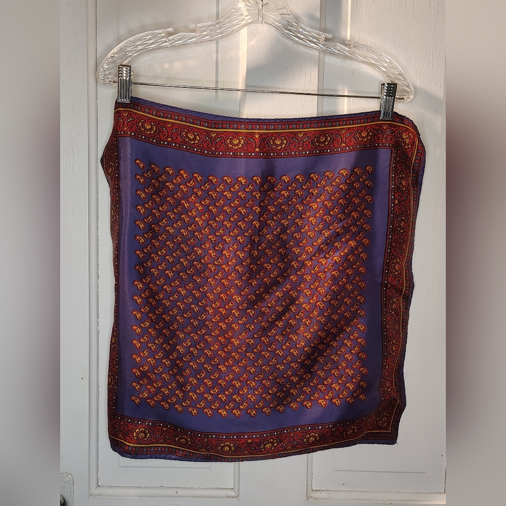 Vintage Silk Scarf 🎂🎁
